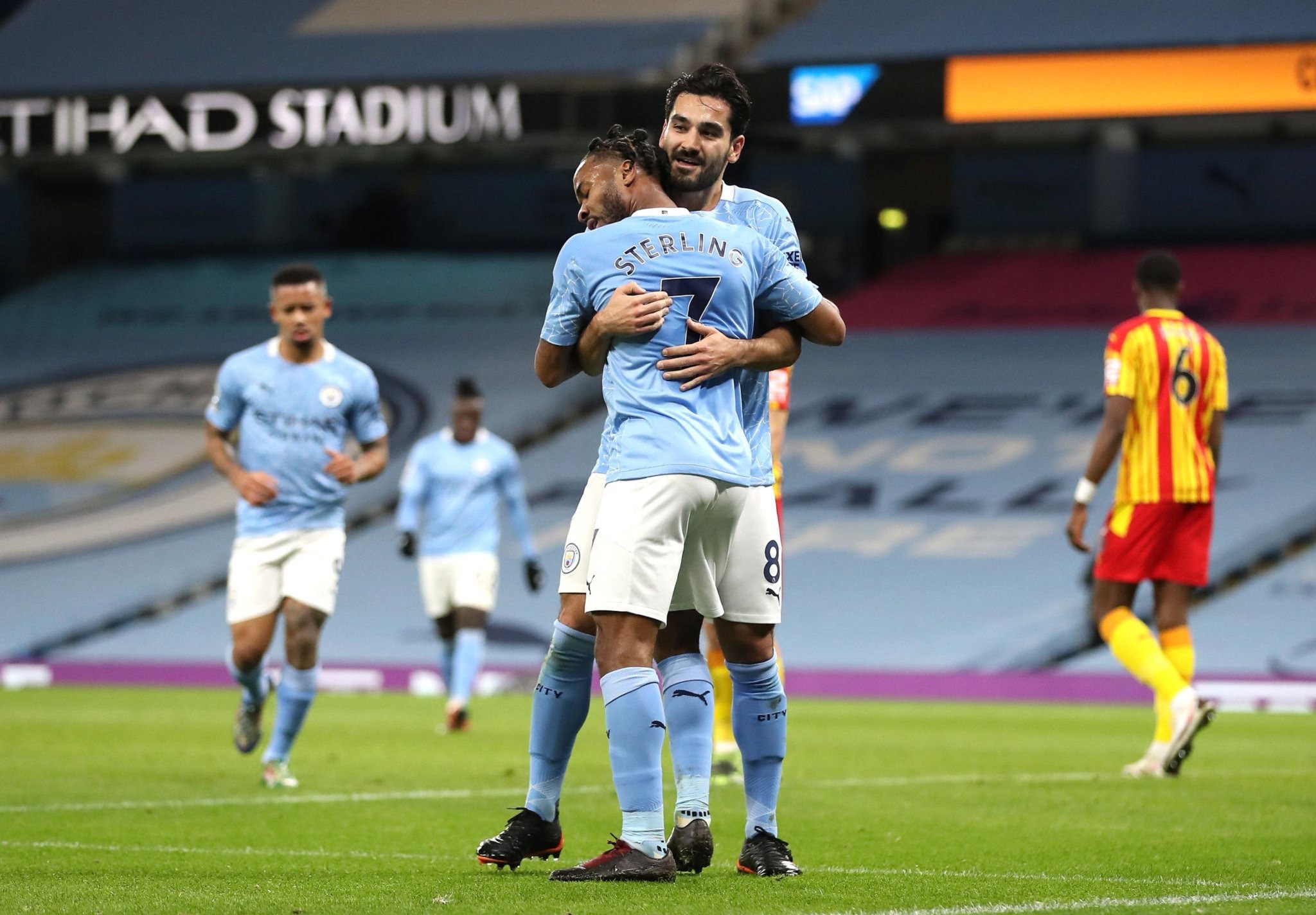 这种防守嗅 这种防守嗅